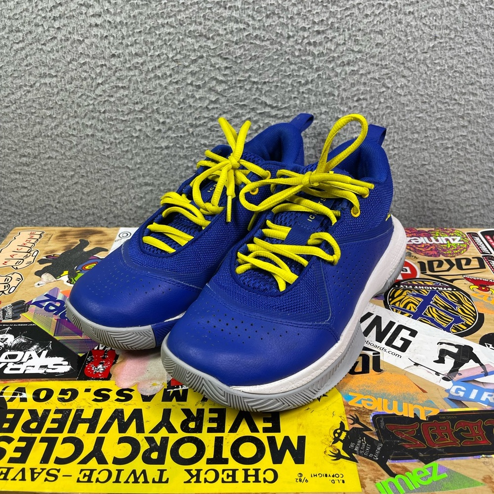 Kids Under Armour SC 3ZER0 Stephen Curry shoes